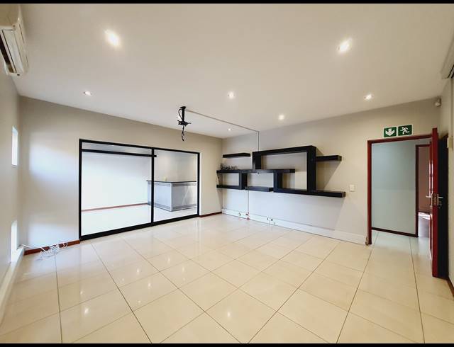 278M² OFFICE TO LET IN CARLSWALD